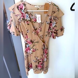 NWT Blue Pepper floral wrap dress. Size small